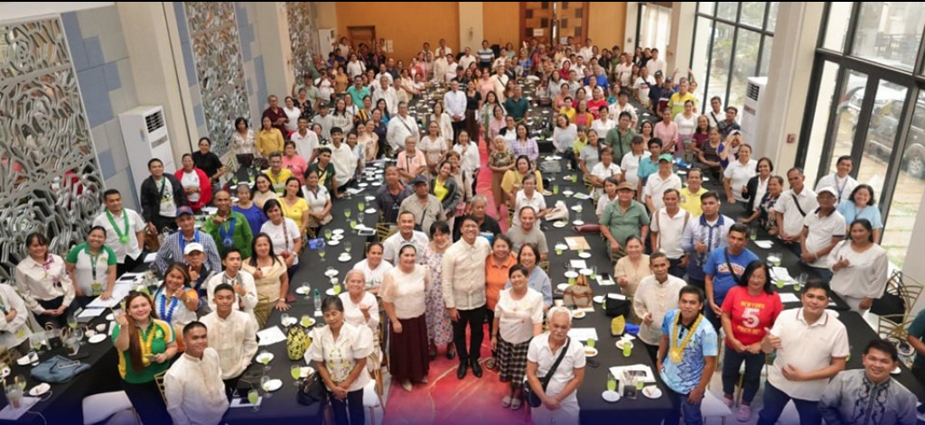 3477 farmers&fishersmonthkida912 3349959594