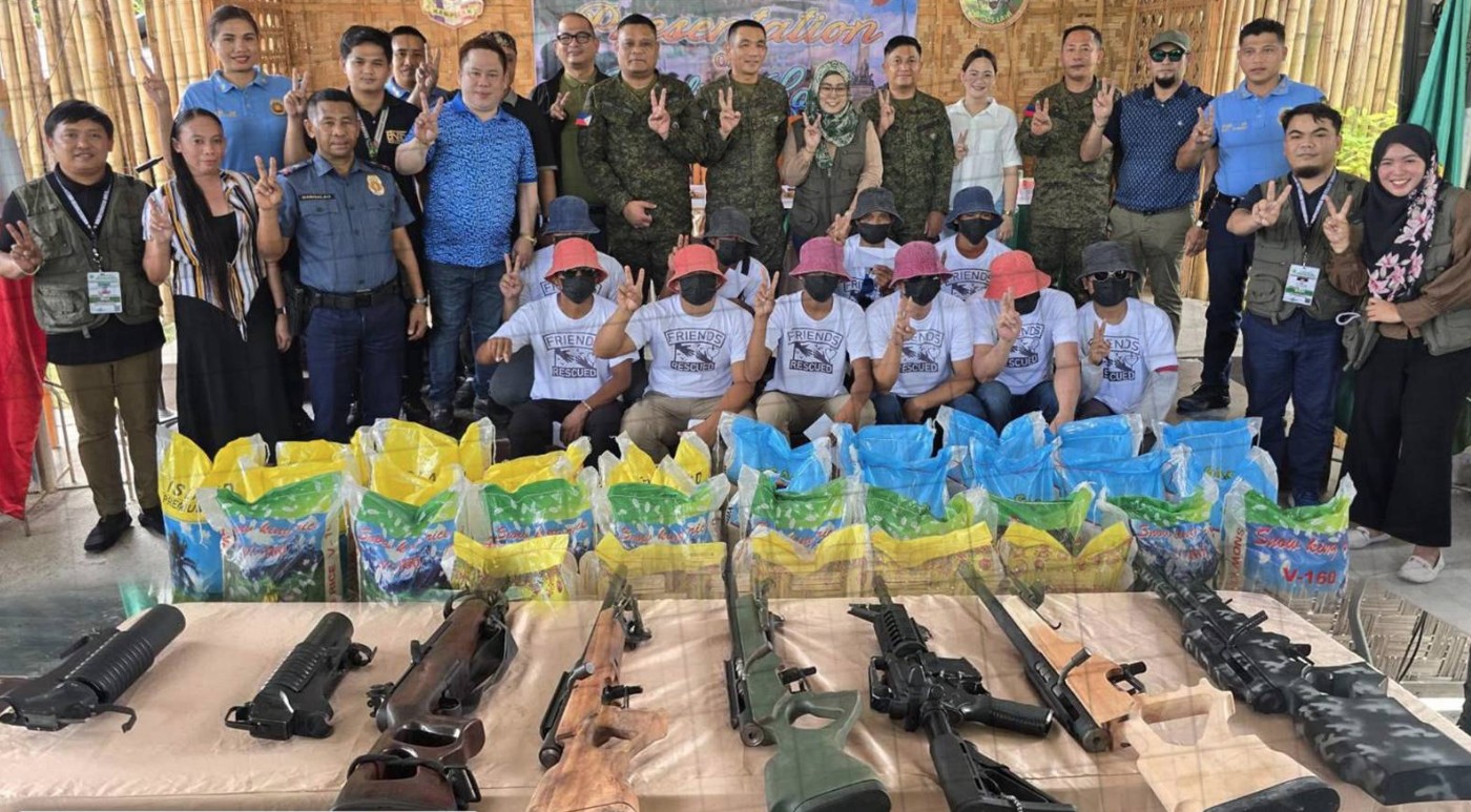 10 Former Rebels Surrender in Maguindanao del Sur, Turn Over High ...
